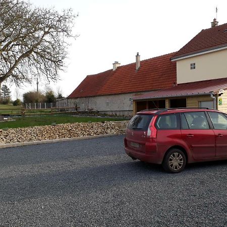 Liesville-sur-Douve Gite " Le Vieux Noyer" מראה חיצוני תמונה