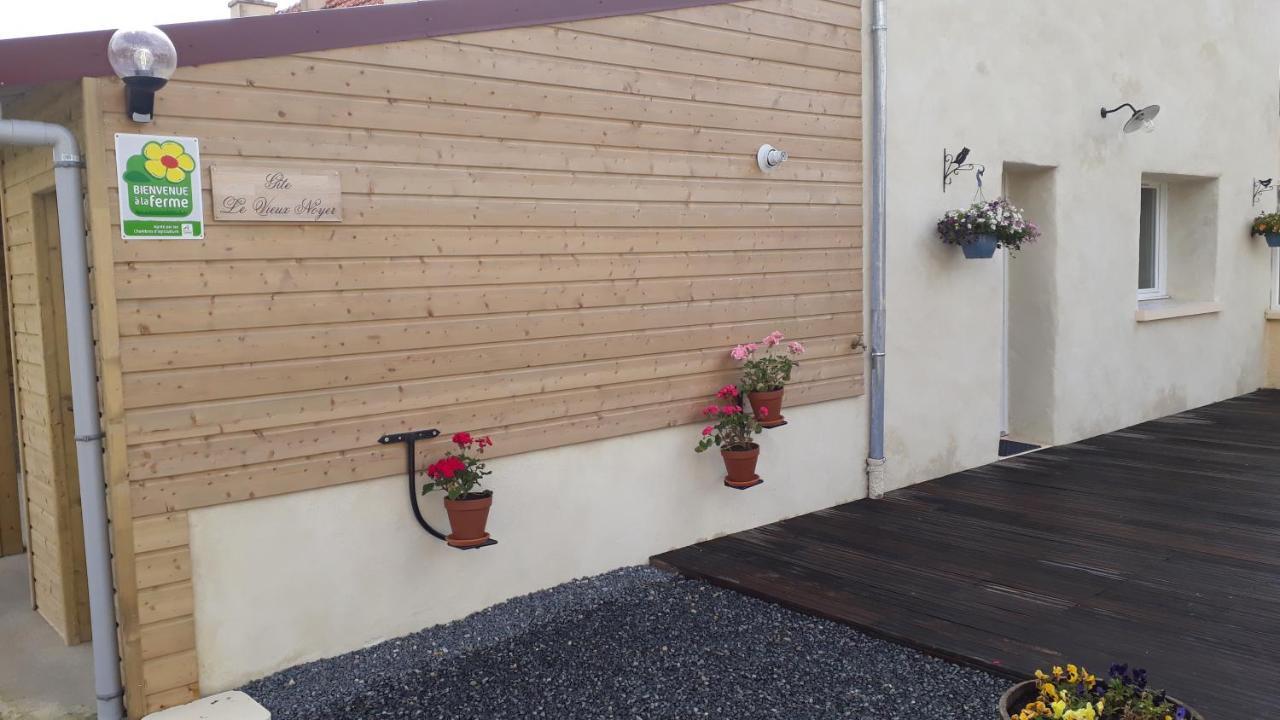Liesville-sur-Douve Gite " Le Vieux Noyer" מראה חיצוני תמונה